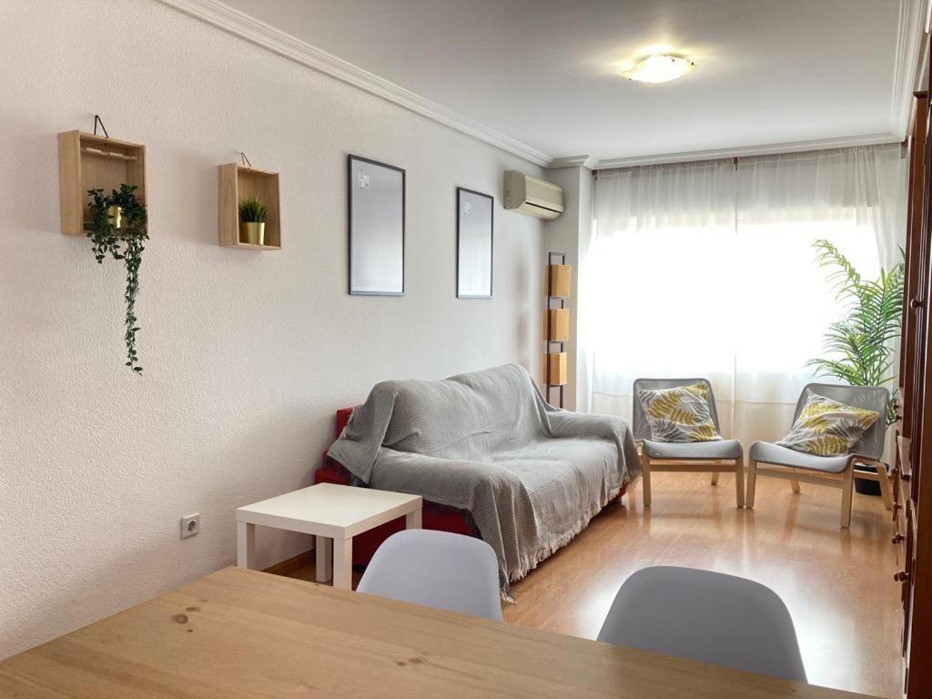 Apartamento Grande, 2 Dormitorios, Garaje Gratis มาดริด ภายนอก รูปภาพ